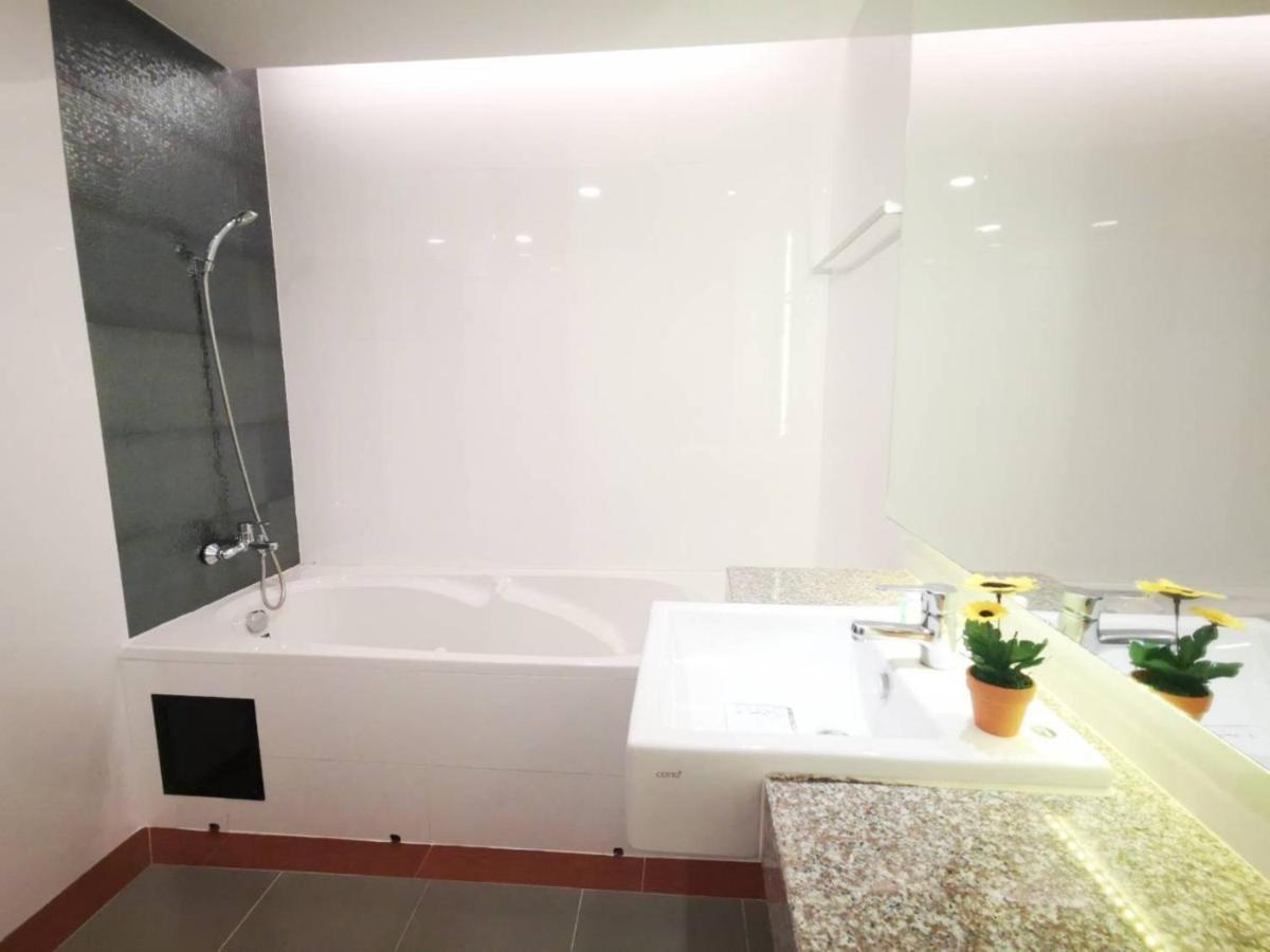 Private 111 Square Meters 2 Bedrooms City Chiangmai Чиангмай Экстерьер фото